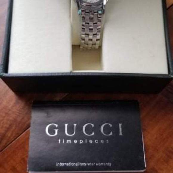 AUTHENTIC VINTAGE GUCCI LADIES 5500L STAINLESS STEEL WATCH WITH BOX - Picture 9 of 12